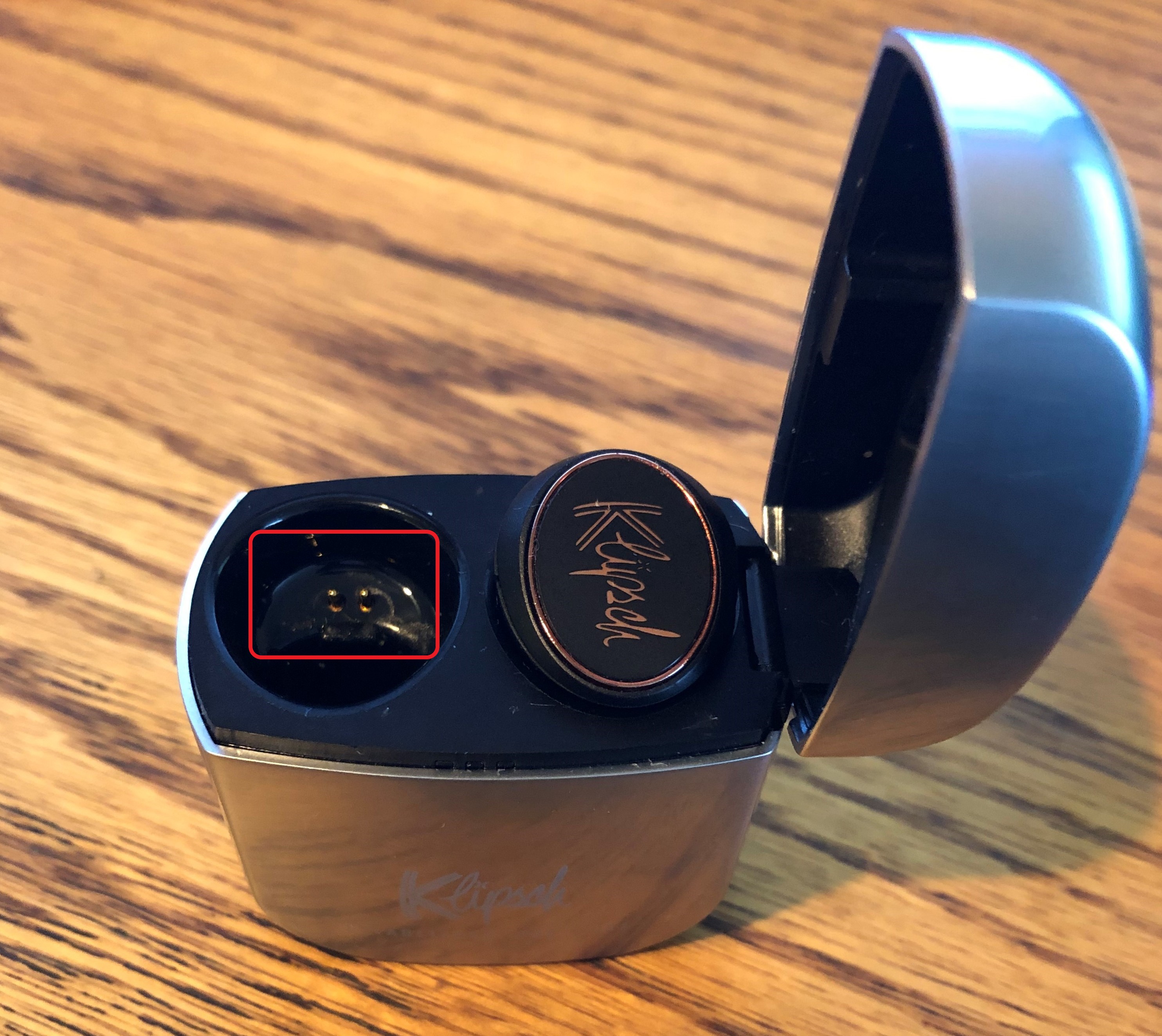 True wireless earbuds 2024 right side not working